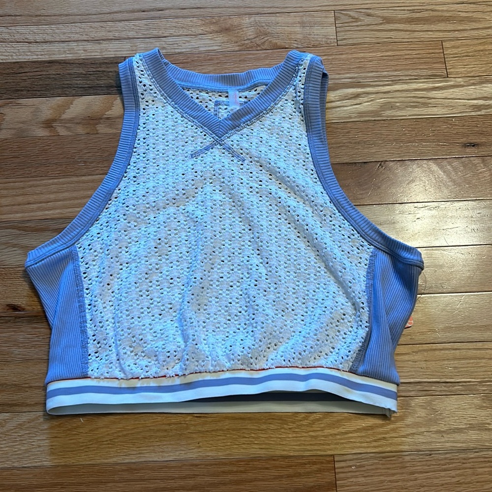 Free People Slam Dunk cropped tank. NWT, size medium. Gorgeous!